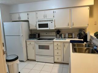 True Blue Spacious Condo on golf course! - 5