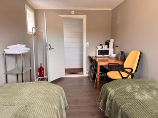 Alesund bedroom with shared shower - 2