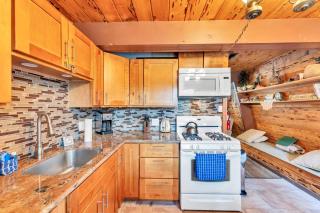 Classic Tahoe Charm 3 Ski Resorts Within 5 Miles - Soda Springs - 1