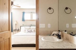 Alluring Rocky MTN Getaway - Free Parking - Fraser - 6