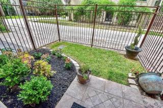 Spacious Fully equipped 4 BR Near Memorial Park - Houston - 4