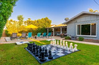 Ultimate, Scottsdale Getaway! Pool, BBQ, Sleeps 14 - Scottsdale - 4