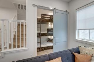 Sip and Sea 123 SEV - 1