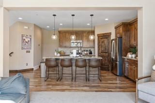Spacious bright luxury home w spa near Park City - Park City - 2