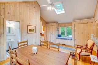 4 Mi to Skiing Cottage with Fire Pit in Richmond! - Richmond - 1