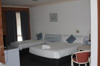 Bega Downs Motor Inn - 2