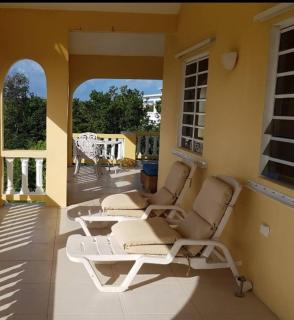 Island Paradise Apartments - The Valley - 2