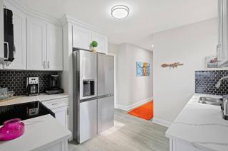 The Farmhouse Spacious, Moo-tiful Haven by RVA! - 2