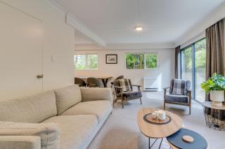 Contemporary in Roslyn - 6