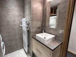Méribel: Appt avec balcon, casier à skis, animaux acceptés - FR-1-355-263 - 2