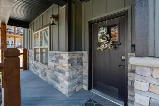 Journey's Remedy -Lake View Sleeps 30 - 8