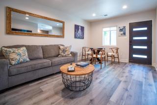 Modern Ocean Beach Apartment - San Diego - 9