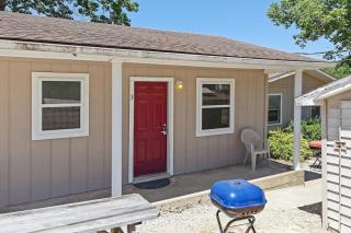 Artilla Cove Cabin 3 - Lake views -Outdoor Pool - Branson - 0