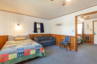 Artilla Cove Cabin 3 - Lake views -Outdoor Pool - Branson - 2