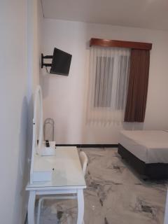 Beach Hotel Wirton Batukaras - 6