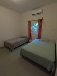 ROOM FOR RENT WITH AC and WI-FI LOCATED IN BARRA DE LA CRUZ - Barra de la Cruz - 5