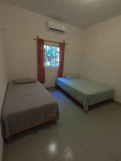 ROOM FOR RENT WITH AC and WI-FI LOCATED IN BARRA DE LA CRUZ - Barra de la Cruz - 4