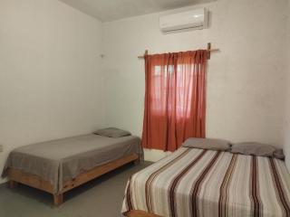 ROOM FOR RENT WITH AC and WI-FI LOCATED IN BARRA DE LA CRUZ - Barra de la Cruz - 3