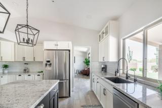 Sunny Scottsdale Oasis with pool - 1