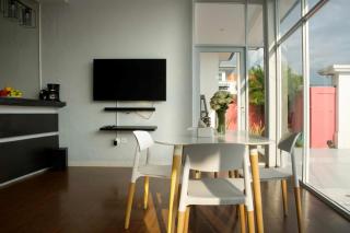 Cozy 2BR Canggu - 6 mins to Berawa beach - Netflix - 5