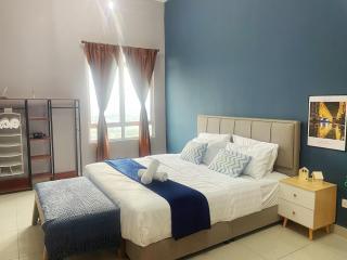 Mount Austin 2-4pax 5min Ikea Toppen Aeon Tebrau - 9