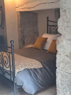 L Antre de Pierres - chambres d'hôtes et gites - Berrias Et Casteljau - 1