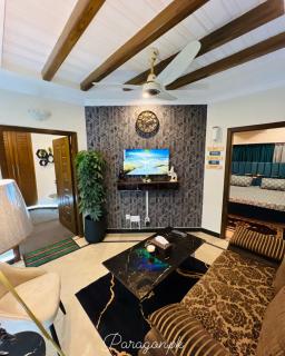 Luxury 2 Bedroom Apartment in Islamabad - 7