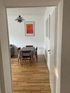 Canal-Front at Maybachufer - 80 sqm Two-Bedroom Apartment book one room or full appartment - 4