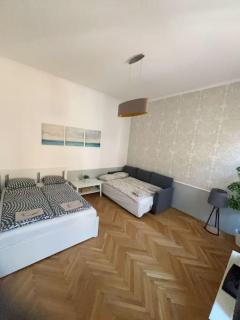 Quiet cabin in city center - Budapest - 8
