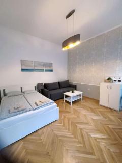 Quiet cabin in city center - Budapest - 7