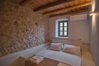 Elegantly restored traditional cottage - 7