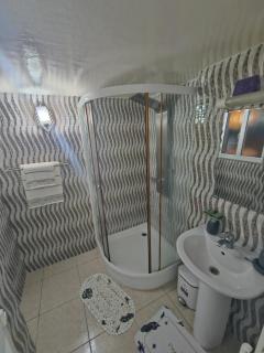 MP's Residence 202 - 3