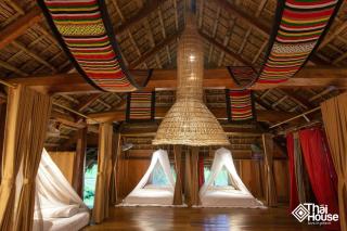 Thai House Pu Luong - Century Old Stilt House with Terrace Views - 9