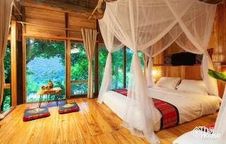 Thai House Pu Luong - Century Old Stilt House with Terrace Views - Hương Bá Thước - 0