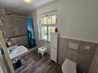 Gästezimmer Ihr Quartier Dachgeschoss Zimmer 7 - Gontenschwil - 9