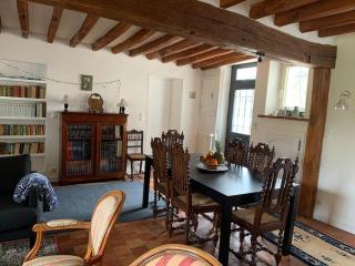 Maison familiale avec poêle à bois et jardin - 3