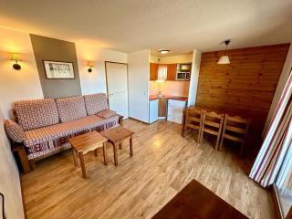 T3 6 personnes pied des piste, balcon 2 chambre separe a la semaine samedi au samedi - Les Orres - 0