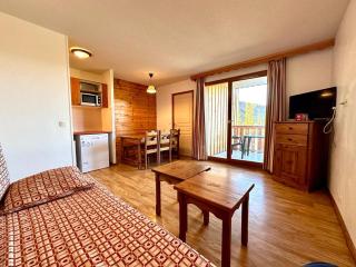 T3 6 personnes pied des piste, balcon 2 chambre separe a la semaine samedi au samedi - Les Orres - 2