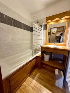 T3 6 personnes pied des piste, balcon 2 chambre separe a la semaine samedi au samedi - Les Orres - 1