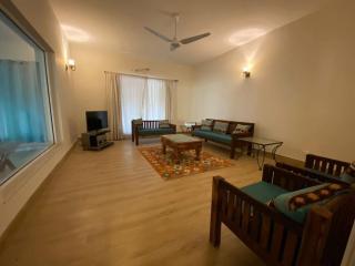 Luxury Basement with Private Pool - Dhok Sandemār - 2