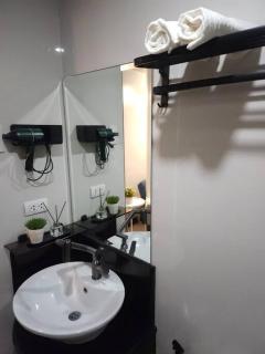 Urban Escape at Morgan Suites McKinley Hill, BGC - Manila - 4