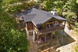 Private Smoky Mountain Luxury Log Home with 2 Fireplaces, Hot Tub & Community Pool - Sevierville - 0