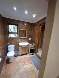 Rhino Cottage - Marloth Park - 3