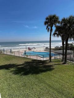 Beachfront Stunning View at NSB close to Flagler - New Smyrna Beach - 5