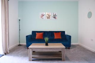 Pristine and Modern Home away from Home - Upton - 0