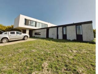 Casa con increíble vista al mar en Barrio privado Costa Atlántica - Villarobles - 0