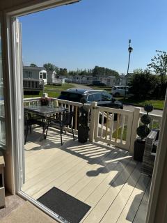 Acres Corner Retreat Inc Hot tub at Tattershall Lakes Country Park - Tattershall - 7