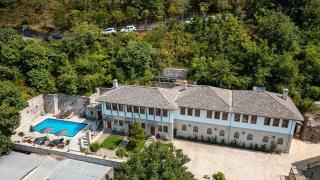Rose Garden Hotel - Gjirokastër - 9