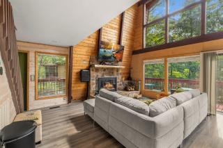 Treetops Chalet - 3bd/2bt Boutique Cabin w/Mt Leconte views in Gatlinburg - Gatlinburg - 3