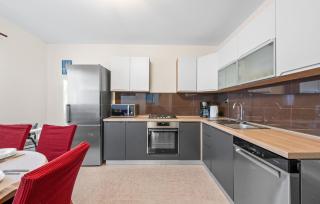 Awesome Home In Tinj With Jacuzzi - Tinj - 5